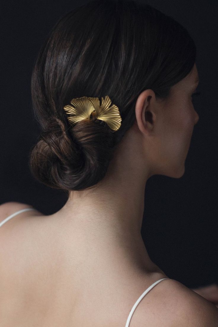 Ginkgo Minimalistic Bridal Haircomb Gold Wedding Haircombs Autumn Bridal Hairpiece Minimalist Bridal Hairaccessory Simple Wedding Jewelry - Etsy UK Simple Wedding Jewelry, Gold Bridal Hair Accessories, Bridal Hair Ornaments, Wedding Jewelry Simple, Gold Hair Accessories Wedding, Gold Hair Piece, Autumn Bridal, Bridal Hairpiece, Gold Hair Comb