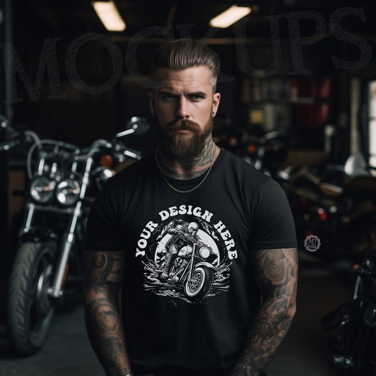 Biker Black T-shirt With Graphic Print, Black Biker T-shirt With Graphic Print, Biker Style Crew Neck T-shirt With Custom Print, Black Graphic T-shirt For Motorcycling, Casual Motorcycle T-shirt With Custom Print, Black Graphic Print T-shirt For Motorcycling, Black Biker T-shirt For Fan Merchandise, Black Graphic T-shirt For Biker Events, Moto Style Short Sleeve T-shirt For Streetwear