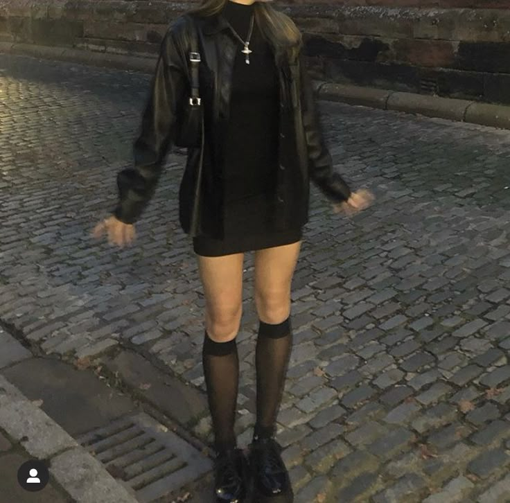 Grunge outfit sheer thigh highs high socks knee chunky shoes platform boots doc martens dr martens dms mini skirt black oversized leather jacket silver chain chains turtle neck high neck Doc Martens Outfit, Maggie Lindemann, Taylor Momsen, Looks Black, Dc Comic, Swaggy Outfits, Mode Inspo, 가을 패션, Mode Inspiration