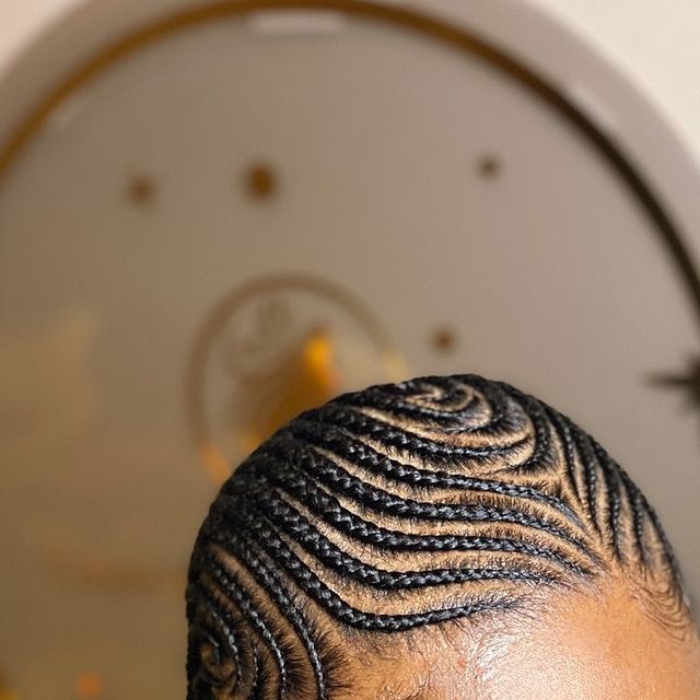 BW's BEST HAIR PLUG on Instagram: "Hey hey, check out our stunning straight back carrot braids on natural hair! 😍  Our July calendar is now open. Book your appointment online with us today! 💃🏾" Carrot Braids, Braids On Natural Hair, Straight Back Braids, Carrot Hairstyles, Hair Plugs, Back Braid, July Calendar, Straight Back, Natural Hair Braids