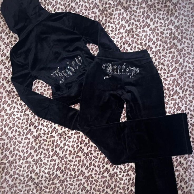 Brand New Juicy Couture Tracksuit Includes Bling Jacket And Pants Available In: -Extra Small -Small -Medium Juicy Outfit Track Suits, Brown Juicy Tracksuit, Juicy Couture Sets, Juicy Catore Outfit, Juicy Cotoure Tracksuit Outfit, 2000s Fashion Juicy Couture, Juicy Couture Nails, Juicy Clothing, Baddie Must Haves