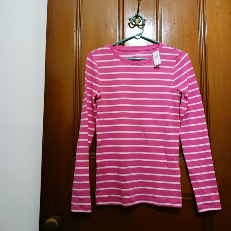 New With Tags Gap Women's Long Sleeve Modern T-Shirt In Pink And White Stripes. Size Medium. Pink And White Stripes, Gap Women, Beautiful Clothes, Long Sleeve Tee, Pink And White, Beautiful Outfits, Women Long Sleeve, White Stripe, Pink White