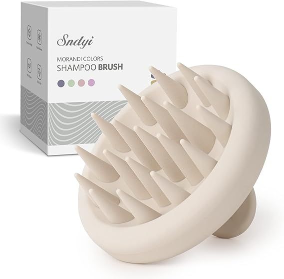 Washing your hair with this shampoo brush will keep your hair and scalp cleaner and healthier. These bristles have moderate hardness, won't hurt your scalp, and are safe to use even on sensitive scalps. Brush For Hair Growth, Hair Scrubber, Dandruff Removal, Scalp Scrubber, Brush For Hair, Scalp Brush, Scalp Hair Growth, Scalp Brushing, Wellness Massage