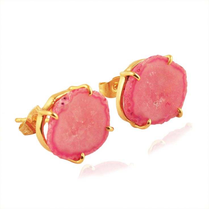 Natural Baby Geode Druzy Stud Earring, Goode Druzy Stud Earrings Jewelry, Geode Druzy Prong Set Gold Plated Earrings, Birthday Gift For Her  Specification of earring : Earring Type : Geode Stud Earrings  Stone Name : Geode Druzy  Earring Length : 17 MM Plating : Gold Plated Metal : Brass Color : Pink Setting: Prong Setting  THANK YOU FOR VISTING OUR SHOP ( SHIFAJEWELS ) If you require additional quantities of this (or any other item), please ask! All of our prices are at (or as close as possible Earrings Stone, Druzy Earrings, Birthday Gift For Her, Natural Baby, Gold Plated Earrings, Brass Color, Stud Earring, Birthday Gifts For Her, Stone Earrings