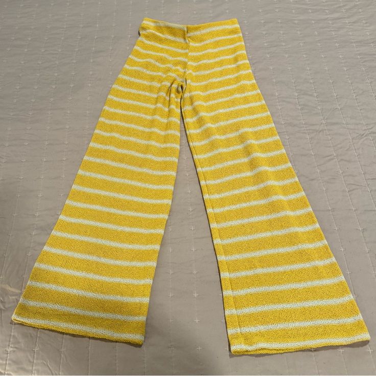 Never Worn (No Tags) Zara Yellow And White Stripped Beach Pants Size: Small Striped Stretch Pants For Summer, Spring Striped Beach Pants, Trendy Striped Bottoms For Beach Season, Trendy Striped Bottoms For The Beach, Striped Pants For Beach In Spring, Striped Pants For Spring Beach Occasions, Striped Pants For Spring Vacation, Striped High Waist Bottoms For Beach Season, Chic Striped Bottoms For Beach Season