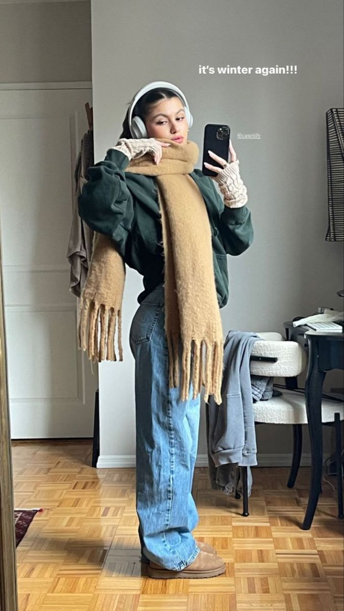 Winter Fits Layers, Autumn Cold Outfit, Cold Weather Europe Outfits, Cold Aesthetic Outfit, Autumn Fits 2023, 30 Degree Weather Outfit Winter, Mountain Outfits Winter, Layered Winter Outfits Street Style, Cold Autumn Outfits