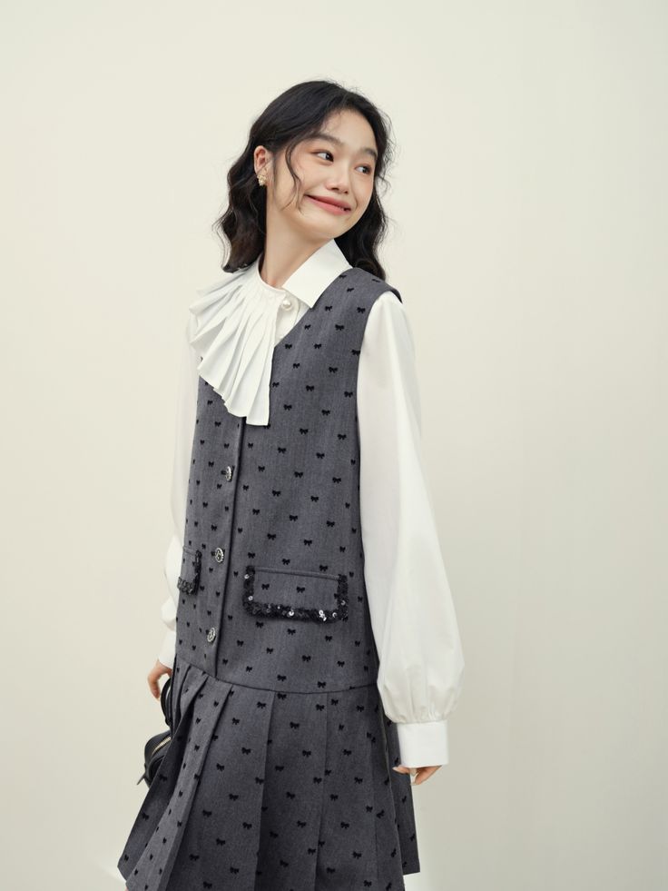 ❤ Item Size (cm)     Size Clothes length Shoulder width Bust Waist Hem size   S 86 37.2 92 93.5 203   M 87.5 38 96 97.5 208   L 89 38.8 100 101.5 213     ❤ Commodity Details     Brand KUOSE   SPU KSB2408012   Color DARK GREY   Size S,M,L   Material FABRIC: 82.3%POLYESTER 16%VISCOSE 1.7%SPANDEX(EXCEPT INTERLINING,GLUE) LINING: 100%POLYESTER   Stretch Slightly Stretchable   Thickness Routine V-neck Winter Dress With Pockets, Office Dresses With Pockets For Fall, Winter V-neck Dress With Pockets, V-neck Winter Dresses With Pockets, Spring A-line Office Lady Dress, Fall Office Dresses With Pockets, Gray Sleeveless Dress With Ruffles, Gray Sleeveless Ruffled Dress, Sleeveless Gray Dress With Ruffles