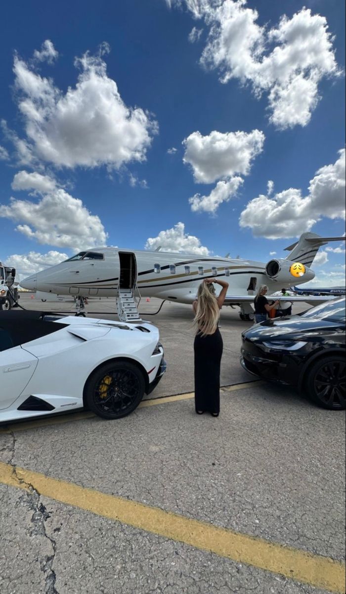 Luxury Life Aesthetic, Private Jet Travel, Jet Girl, Foto Glamour, Estilo Ivy, Life Goals Future, Drømme Liv, Luxury Private Jets, Aesthetic 2024