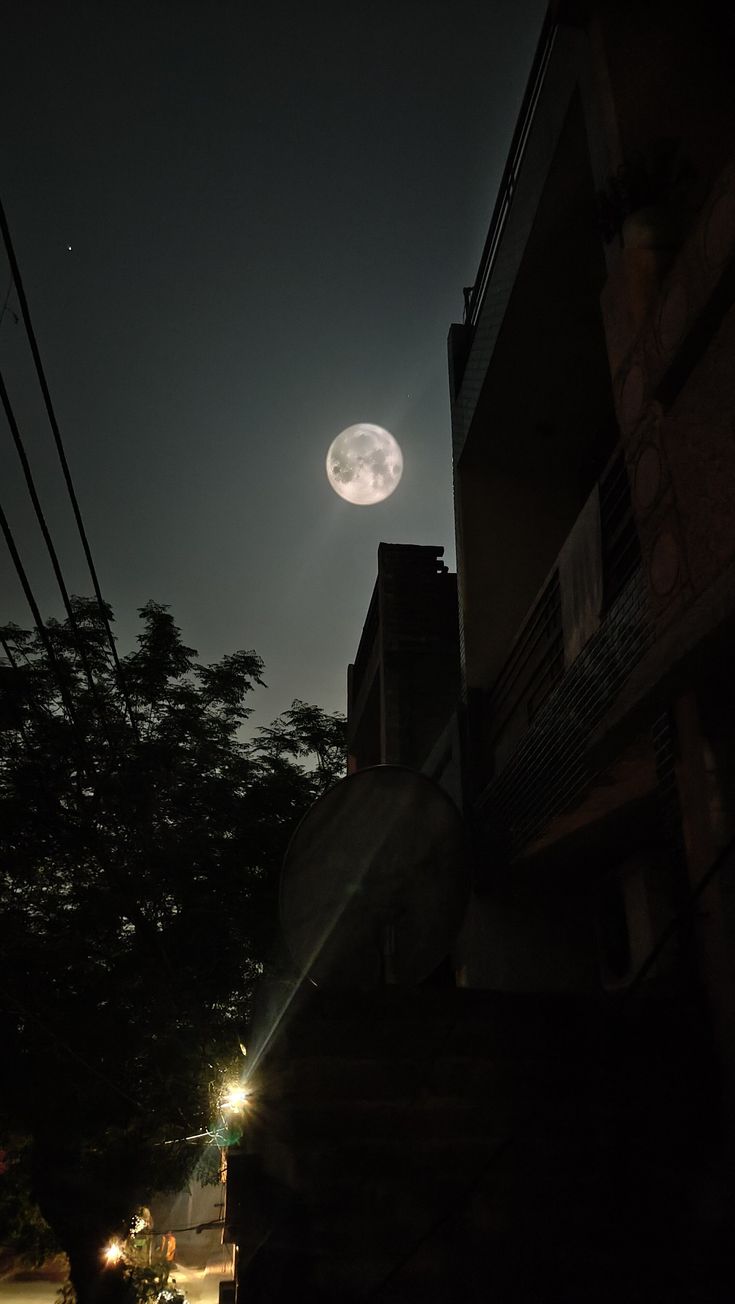 Moon Moon Images Beautiful, Light Aesthetic Pictures, Moon Pics Night Real, Full Moon Snap, Aesthetic Moon Pics, Moon Pictures Aesthetic, Moon Light Photography, Night Moon Photography, Night Moon Aesthetic