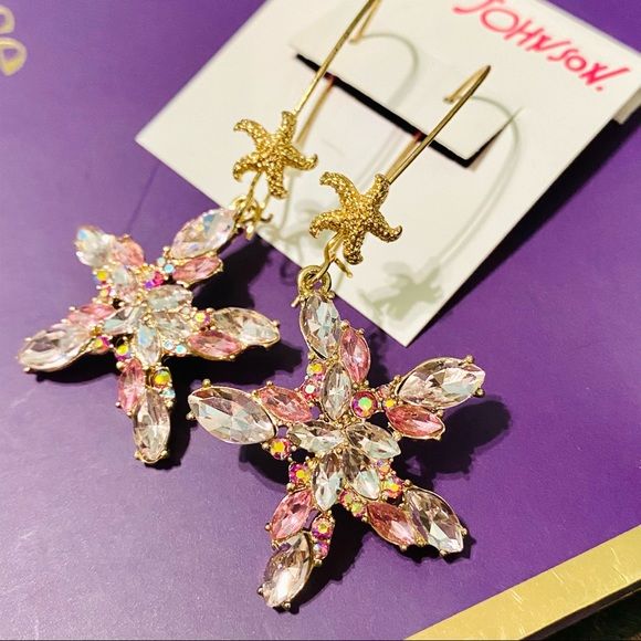 Gorgeous Nwt Betsey Johnson Starfish Statement Drop Hook Earrings: - Fun And Glamorous Starfish Design - Gold Tone Plated Metal. - Sparkly Shades Of Pink Crystals. - Limited Edition Piece! Makes You Stand Out From The Crowd! - Length Is Approx. 2.75”, Width Is Approx. 1.25”. - Brand New Condition With Tags. Thanks For Stopping By! Check Out My Closet To Find More Treasures (Including More Betsey!) And Bundle For A Discount Tags: Betsy Betseyville Designer Jewelry Costume Accessories Fruit Juicy