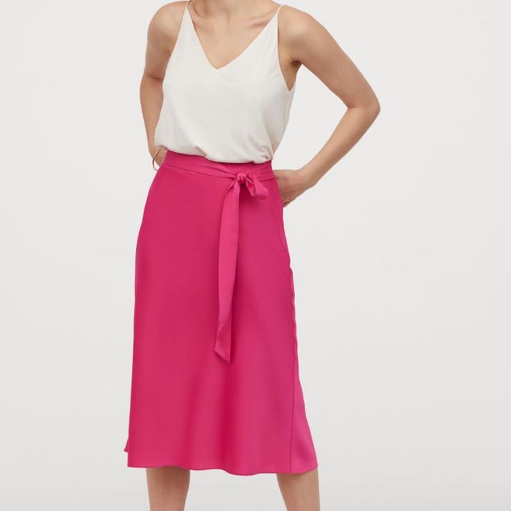 Brand New Current Season Sz 6. Looks More Expensive Than It Actually Is. Casual Pink Skirt For Work, Elegant H&m Midi Skirt, Elegant Relaxed Skirt From H&m, H&m Pink Summer Bottoms, H&m Skirt For Spring Workwear, H&m Pink Bottoms For Summer, Chic Flowy Skirt By H&m, Pink H&m Bottoms For Summer, Elegant Flowy Skirt By H&m