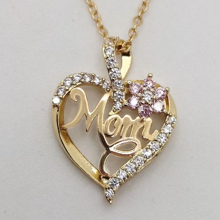 Luxurious Diamond Heart Pendant Necklace For Mom Jewelry Hart Shape, Pendent Gold, Anniversary Necklace, Diamond Heart Pendant Necklace, Heart Shaped Pendant Necklace, Neck Accessories, Anniversary Jewelry, Mothers Necklace, Mom Jewelry