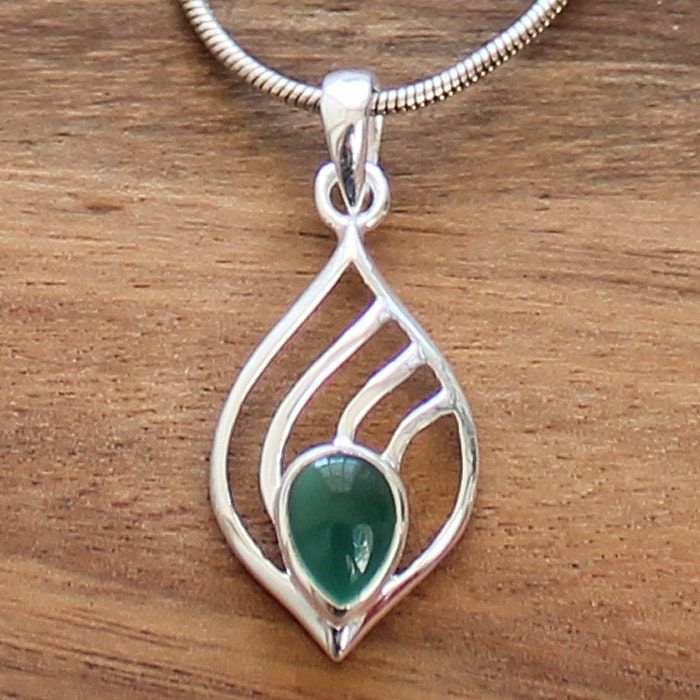 "This cute hand-crafted semi-precious stone pendant features gorgeous faceted green Onyx gemstones set in solid 925 sterling silver.  Stone: Onyx Colour: Red Metal: 100% Solid Sterling Silver Pendant Size: 3 x 1.1 (Excluding Bail) Chain: 18\" solid sterling silver Materials: Each one-of-a-kind piece of jewellery is lovingly hand crafted using top quality semi-precious natural gemstones and solid 925 sterling silver, so that you can treasure your piece for a lifetime.  Gift Boxes: each unique pie Silver Emerald Pendant Necklace As Gift, Jade Gemstone Jewelry Gift, Jade Gemstone Jewelry For Gifts, Green Onyx Pendant Gemstone Jewelry, Emerald Pendant Gemstone As Gift, Emerald Pendant Gemstone For Gift, Silver Emerald Necklace In Sterling Silver, Handmade Sterling Silver Emerald Necklace As Gift, Handmade Sterling Silver Emerald Necklace For Gift