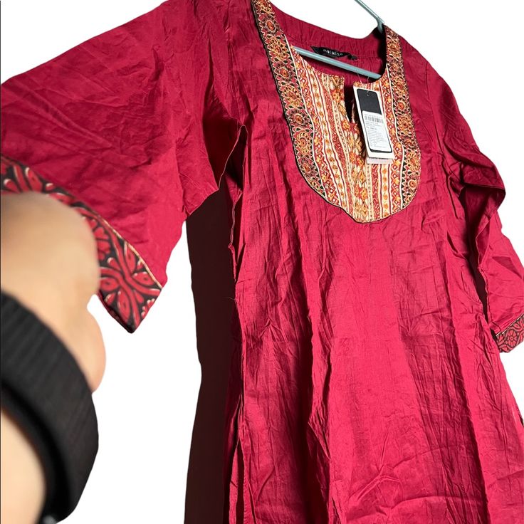 Melange Ladies Kurti /Size Medium/Color Rust /Very Beautiful / Red Kurta For Spring, Casual Red Cotton Kurta, Red Casual Summer Kurta, Casual Red Summer Kurta, Red V-neck Kurta For Spring, Red Fitted V-neck Kurta, Fitted Red V-neck Kurta, Red Long Sleeve Kurta For Spring, Ladies Kurti