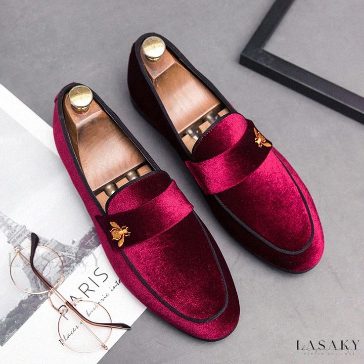 Lasaky - Shiny Pointed-Toe Leather Shoes, Unique Casual Style Shoes Velvet Loafers Mens, Italian Loafers, Business Flats, Homecoming Shoes, Velvet Embroidery, Shoes Unique, Velvet Loafers, Flat Dress Shoes, Burgundy Velvet