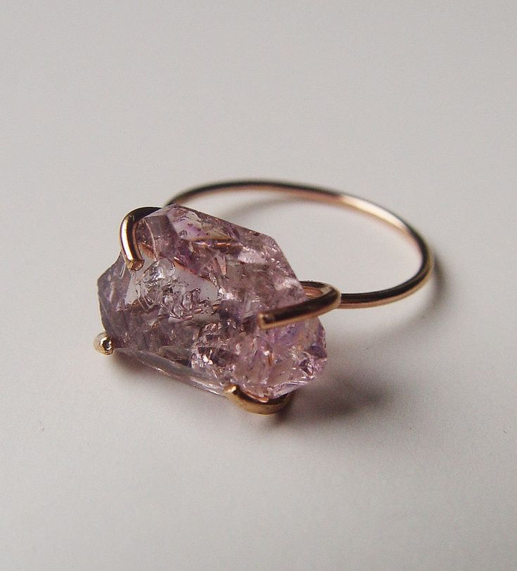 Amethyst Crystal Ring, Gold Crystal Ring, Raw Amethyst Necklace, Capsule Jewelry, Raw Amethyst Ring, Raw Amethyst Crystal, Crystal Engagement Rings, Rock Rings, Raw Crystal Ring