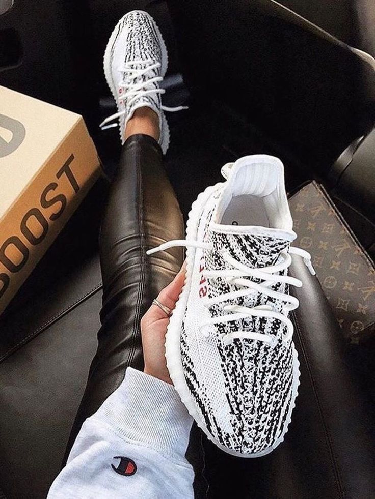 Adidas Yeezy Boost 350 V2 'Zebra' CP9654https://maxshoesusa.myshopify.com/collections/adidas-yeezy-boost-350-v2/products/adidas-yeezy-boost-350-v2-zebra-cp9654 Yezzy Shoes Women, Jordan 11 Outfit Women, Sply 350, Yeezy Outfit, Yeezy Boots, Dr Shoes, Nike Air Shoes, Nike Shoes Air Max, Summer Sneakers