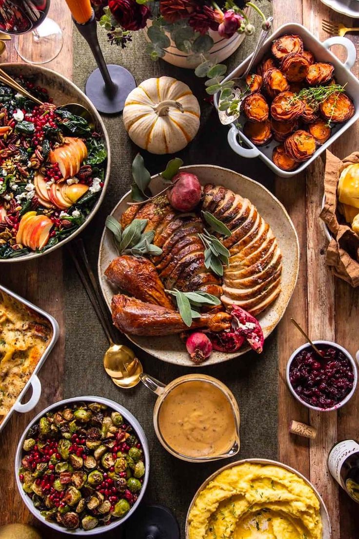 Create a Stunning Thanksgiving Table Crispy Sweet Potato, Harvest Salad, Friendsgiving Dinner, Thanksgiving Dinner Table, Harvest Thanksgiving, Dinner Table Setting, Half Baked Harvest, Thanksgiving Sides, Thanksgiving Table Decorations