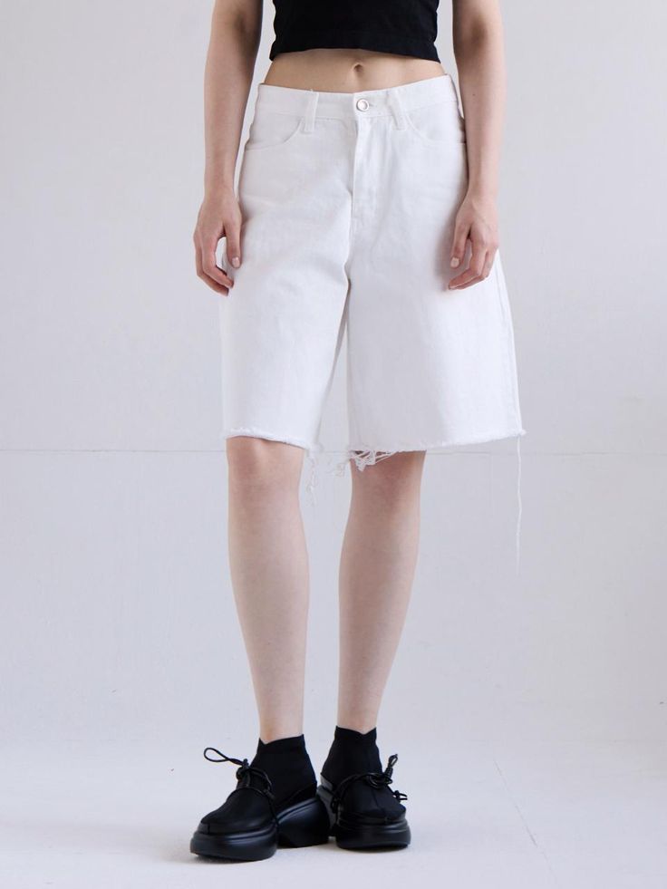 Composition : 100 cottonColor : White_S,White_MCountry of Origin : KOREA High Waist Cotton Jeans For Summer, High Waist Cotton Summer Jeans, Summer Denim Pants With Standard Cut Leg, Summer Straight Leg Pants With Frayed Hem, Casual Summer Jeans With Standard Cut Leg, Casual Jeans With Standard Cut Leg For Summer, Casual Spring Season Pants With Standard Cut, Casual Jeans For Summer, Casual Cotton Pants With Frayed Hem