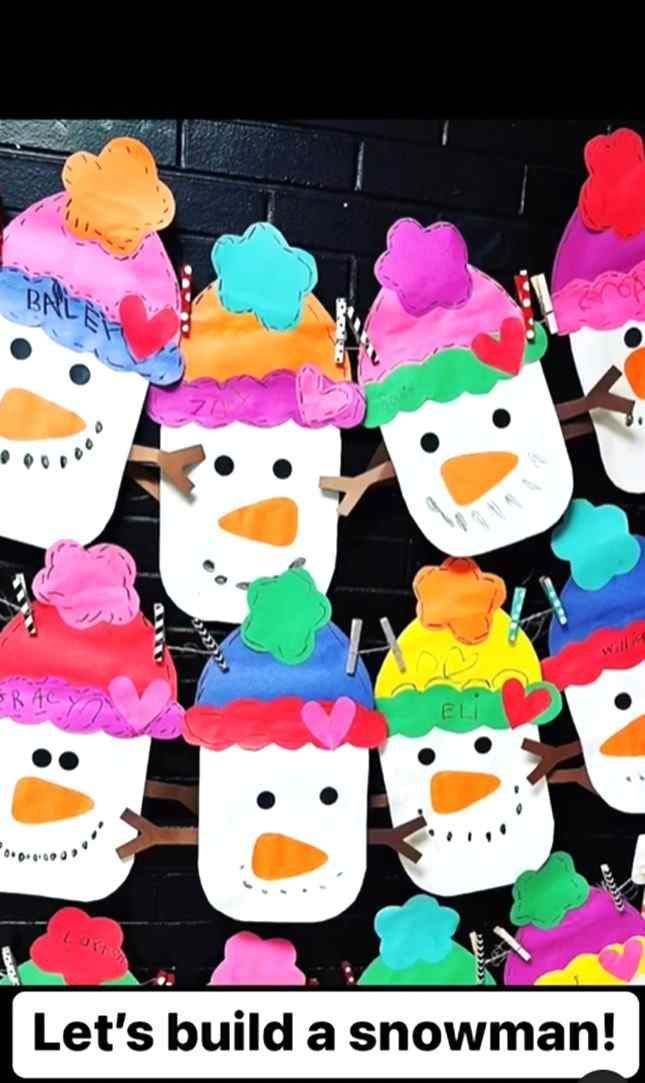 there are many snowmen hanging on the clothes line with words below them that read let's build a snowman