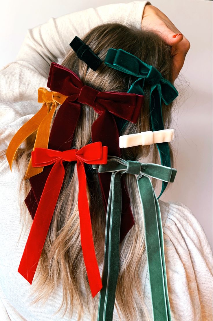 Velvet Bow Hair, Hairstyles With Ribbon, Clips Hairstyles, Hair Bow Diy, Easy Trendy Hairstyles, Velvet Hair Bow, Hairstyle For Long Hair, Ribbon Braids, Diy Hair Accessories Ribbon