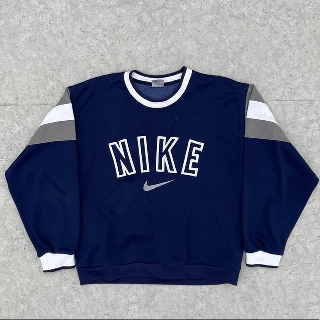 Amazing Condition Vintage Piece Bought For Myself But Was Too Small This Fits Like A Medium Imo Tag Marked Large Blue Embroidered Tops For Streetwear, Sporty Blue Embroidered Sweatshirt, Vintage Nike Clothes, Nike Crewnecks, Blue Sweatshirt Outfit, Dope Sweaters, Vintage Nike Sweater, Inspo Fits, Vintage Nike Sweatshirt