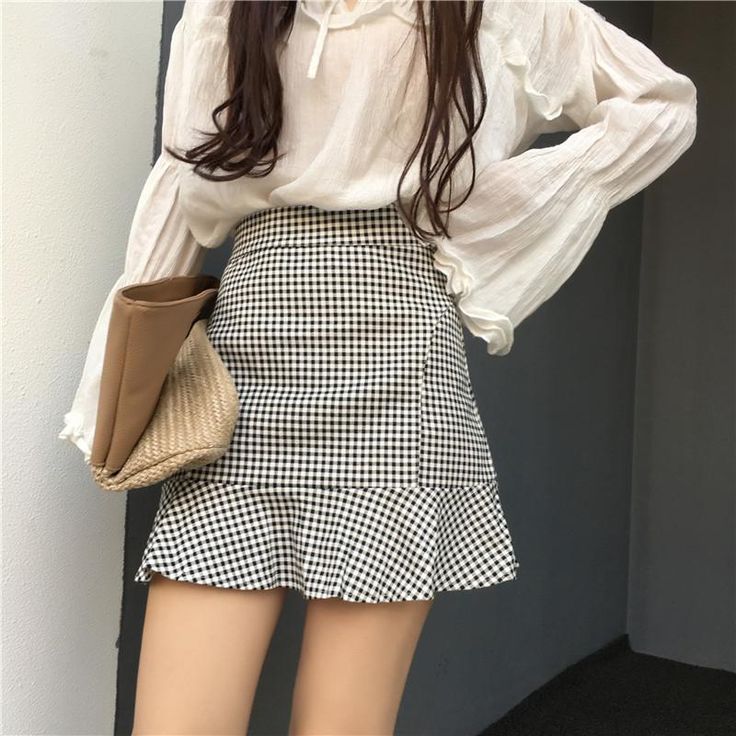 Size (CM) Waist Circumference Hips Skirt Length S 64 82 42 M 67 85 43 L 70 88 44 Black Office Skirt For Spring, Spring Office Lady Black Skirt, Spring Black Office Skirt, Black Lined Skirt Bottoms For Office, Office Lady Spring Skirt, Spring Office Lady Skirt, White High Waist Skirt For Fall, White Knee-length Skirt For Fall, Office Lady High Waist Lined Mini Skirt