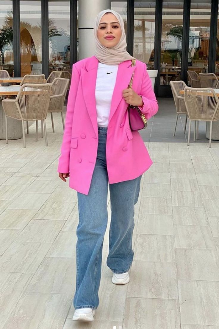 Pink Blazer Hijab Outfit, Pink Blouse Outfit Hijab, Pink Jacket Outfit Hijab, Hot Pink Hijabi Outfits, Dark Pink Blazer Outfit, Pink Jacket Outfit Spring, Hijab Pink, Pink Outfit Hijab, Blazer Outfits Hijab