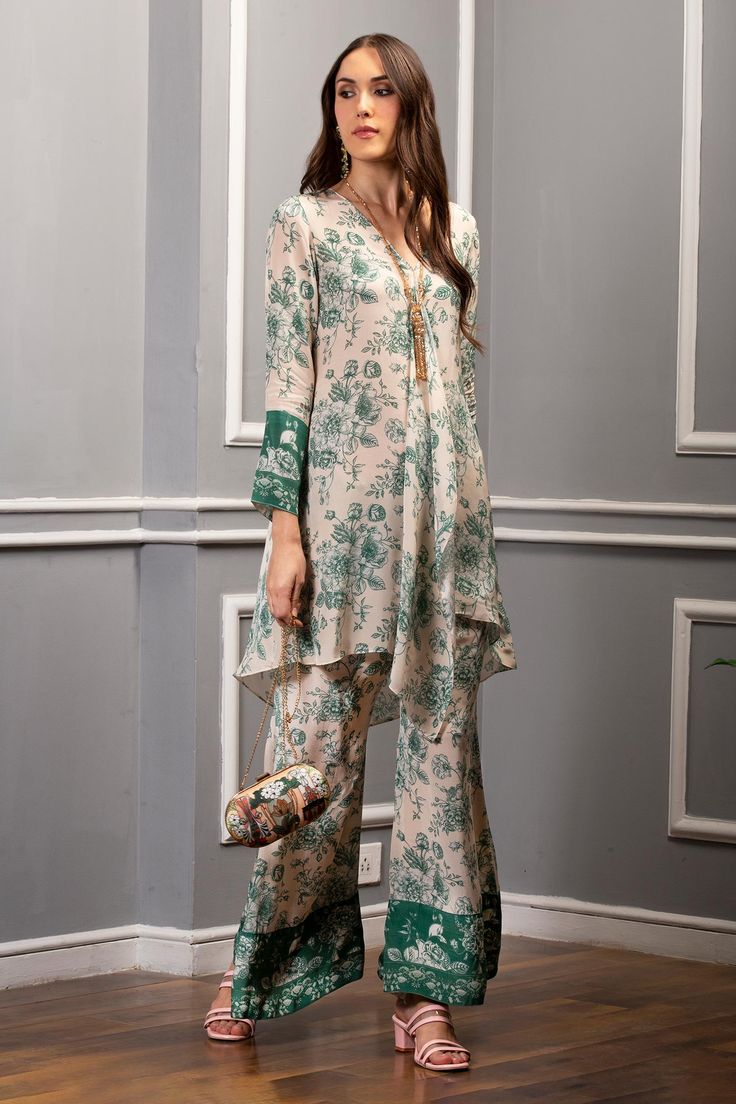 Shop for these amazing collections of Green Crepe Floral V Neck Tunic And Pant Set For Women by Sakshi Girri online at Aza Fashions. Co Ords Outfits Indian, Co Ords Outfits, Sets Outfit, V Neck Tunic, Bell Pants, Pakistani Fashion Casual, Floral Print Tunic, Coord Set, Indian Fashion Designers