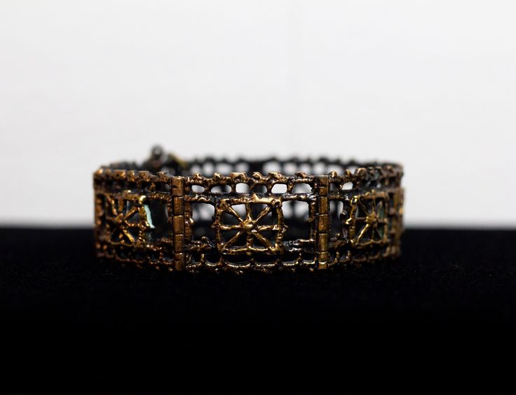 Vintage Pentti Sarpaneva Finland Bronze Brutalist Bracelet - Circa approx. 1960s-1970s - Unmarked - Some tarnishing, unnoticeable when worn - 7.25in long by 0.8in wide (non adjustable) - Closure is a chain and pin Bronze Bracelets, Bracelet Vintage, Gorgeous Bracelet, Rhinestone Brooches, Chain Link Bracelet, Beautiful Bracelet, Matching Earrings, Link Bracelets, Arm Band