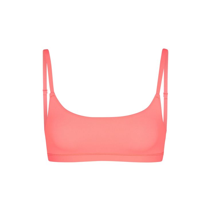 Made to lift and enhance your bust while remaining light and soft against your skin, this Scoop Neck Bra provides support, coverage, and lasting comfort. Scoop Neck Crop Top With Built-in Bra, Scoop Neck Bra With Built-in Support, Trendy Everyday Summer Bra, Trendy Summer Everyday Bra, Seamless Scoop Neck Crop Top For Loungewear, Seamless Sports Bra For Everyday Summer Wear, Scoop Neck Stretch Bra, Spring Crop Top With Light Support, Modern Seamless Solid Tops