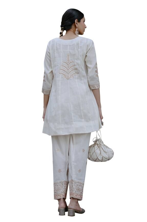 White short kurta featuring gota embroidery. Paired with a salwar and a crushed dupatta. - Aza Fashions Gota Embroidery, Dia Mirza, Salwar Pattern, Diana Penty, Short Kurta, Potli Bags, Sara Ali Khan, Kareena Kapoor Khan, Luxury Sale