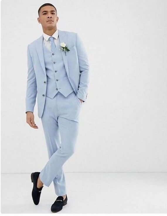 Beach Wedding Groomsmen, Light Blue Suit, Beach Wedding Attire, Blue Suit Men, Men's Wedding Shoes, Blue Suit Wedding, Mens Fashion Wedding, Formal Fashion, Blue Tuxedos