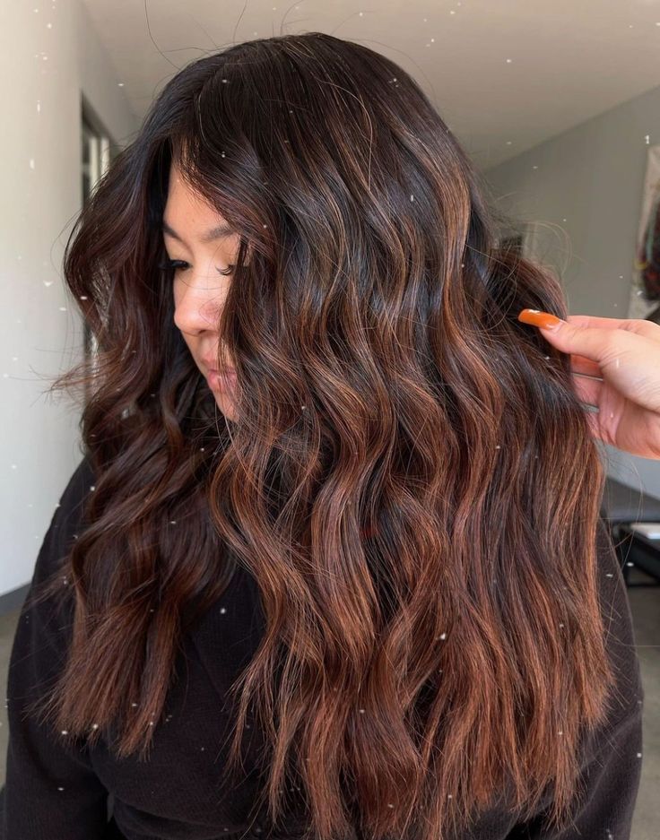 Inspiration Dimensional Brunette Auburn, Warm Dimensional Brunette, Spring Hair Color Trends, Winter Hair Colors, Rich Brunette, Hot Hair Colors, Spring Hair Color, Brown Balayage, Winter Hair Color