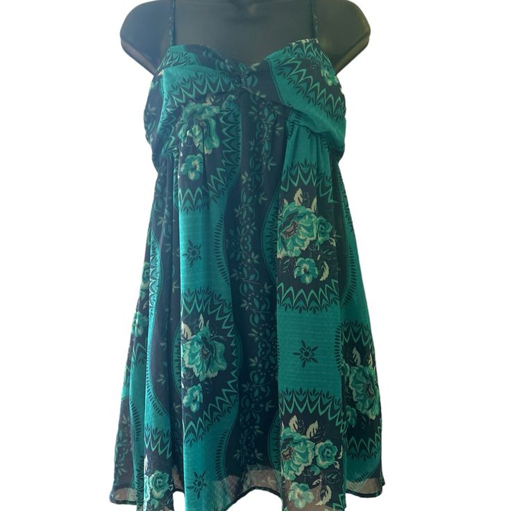 Brand New With Tags Free People Sun Dress With Pockets! Perfect For Spring And Summer Time! Teal & Navy Blue Paisley And Floral Design. Sheer Like Material, With Fully Lined Navy Blue Liner Beneath. “Navy Combo”. Spaghetti Straps That Are Adjustable. A Sweetheart Type Of Neckline With Ruching. Smocking In Back For Stretch. Take This On Your Summer Vacation And Even Wear It Over Your Swimsuit! Ready For Festival Wear As Well. Size Medium. Nwt. Casual Printed Turquoise Dress, Casual Turquoise Printed Dress, Blue Sundress With Pockets For Vacation, Beach Sundress With Pockets, Mini Length, Beach Mini Sundress With Pockets, Green Summer Sundress With Pockets, Green Sundress With Pockets For Summer, Green Summer Dresses With Pockets, Casual Green Printed Sundress