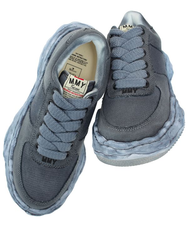 Maison mihara yasuhiro wayne canvas sneakers material: 100% cotton japan Human Barbie, Designer Shoes Sneakers, Maison Mihara Yasuhiro, Maison Mihara, Fits Inspo, Sneakers Grey, Footwear Design Women, Canvas Sneakers, Fitness Inspo