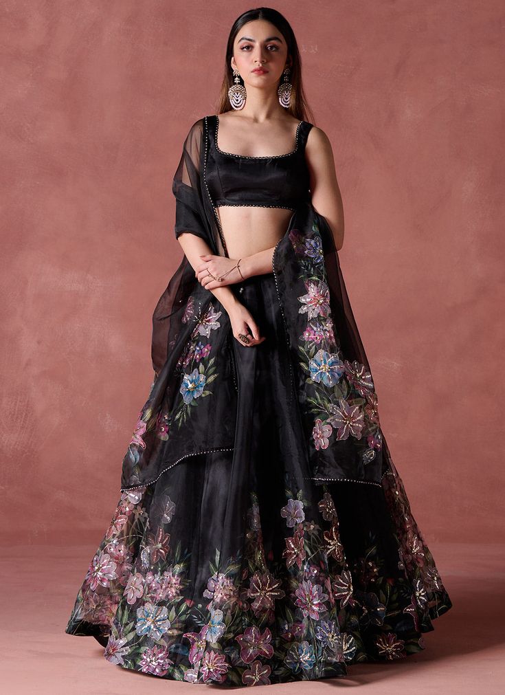 Black Lehenga Outfit Ideas, Bridesmaid Outfit Ideas Indian, Black Lehenga Party Wear, Hand Painted Lehenga, Petunia Garden, Trendy Lehenga Designs, Round Neckline Blouse, Indian Fits, Flared Lehenga