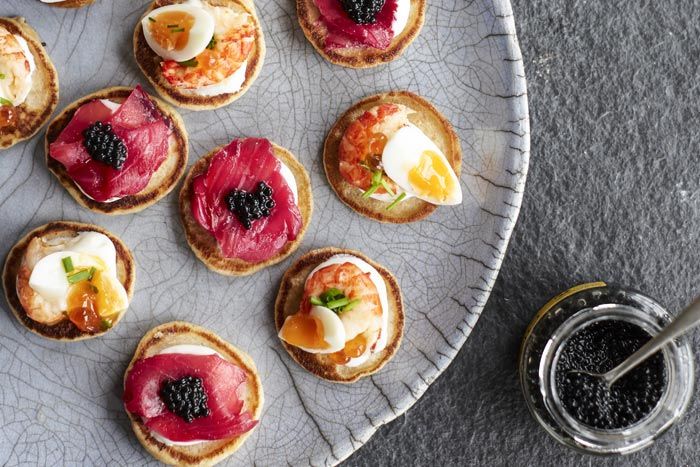 Beetroot Salmon Blinis and Quail’s Egg, Crayfish, and Caviar Blini Blini Caviar, Beetroot Salmon, Memorial Day Party Ideas, Meeting Catering, Salmon Blinis, Pickled Beetroot, Christmas Starters, Memorial Day Party, Day Party Ideas