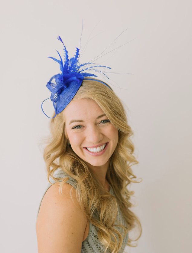 Sinamay Fascinator with feathers and satin headband. Perfect Piece for a wedding, tea party or any other special occasion. -Available in other colors -Comfortable -Ultra Light -Available for immediate shipment! Matching mini Mommy & Me pieces available for toddlers and young girls! See them here: https://www.etsy.com/shop/QueenSugarBee?ref=seller-platform-mcnav&section_id=21350065 Don't forget matching gloves to complete the look! You can find them here! https://www.etsy.com/shop/QueenSu Adjustable Feathered Wedding Costume Hats And Headpieces, Adjustable Feathered Costume Hat For Wedding, Feathered Costume Hats For Kentucky Derby, Wedding Hair Accessories With Feather Trim For Kentucky Derby, Wedding Costume Hats With Feather Trim, Adjustable Feather Trim Wedding Headpieces, Feathered Mini Hats For Wedding And Kentucky Derby, Adjustable Wedding Costume Hat With Feather Trim, Adjustable Wedding Hat With Feather Trim