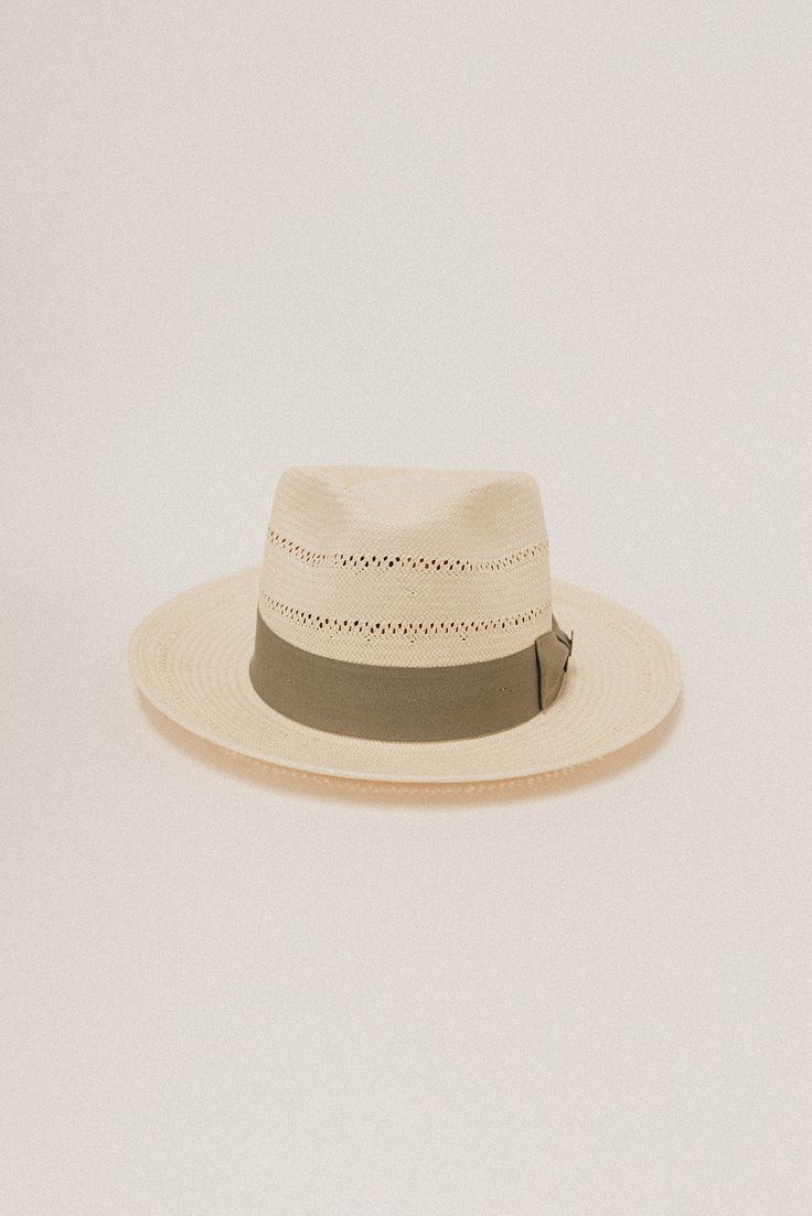 DESCRIPTION HAT SIZE CHART 55 57 59 61 63 Size S M L XL 2XL Inches 21 1/2" 22 1/4" 23 23 7/8" 24 5/8" Fitted Size 6 7/8 7 1/4 7 1/2 7 5/8 7 7/8 Summer Fedora, Straw Fedora Hat, Hat Size Chart, Straw Fedora, Feather Hat, Dad Caps, Silver Fox, Felt Hat, Hat Band