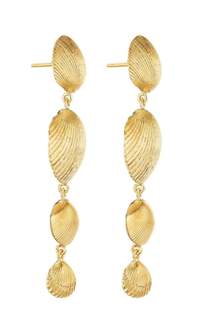 Cadar shell drop earrings in yellow gold. 18K Yellow Gold Elegant Yellow Gold Shell Jewelry, Elegant Shell-shaped Gold Plated Earrings, Elegant Gold-plated Shell-shaped Earrings, Elegant Gold Shell Earrings, Yellow Gold Shell-shaped Earrings, Yellow Gold Shell-shaped Earrings For Pierced Ears, Elegant Shell-shaped Yellow Gold Earrings, Elegant Yellow Gold Shell Earrings, Gold Outfit