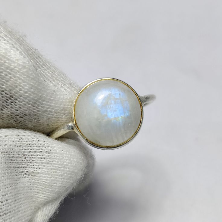 Rainbow Moonstone Ring  ,Natural Rainbow Moonstone Gemstone Ethnic Jewelry 925 Sterling Silver Ring  Weight :- 2.5 gm  Stone :- Rainbow Moonstone Bohemian Cabochon Moonstone Ring, Bohemian Round Cabochon Moonstone Ring, Sterling Silver Moonstone Ring With Natural Stones, Artisan Round Moonstone Ring, White Crystal Ring With Moon Phase, Artisan Round Moonstone Ring For Anniversary, White Moon Phase Crystal Ring, White Round Moonstone Ring Spiritual Style, Bohemian Untreated Round Moonstone Ring