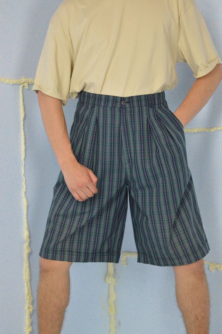 Vintage two colour checkered classic cotton shorts {S226} PRODUCT INFO: Material - 100% COTTON / Size tag on item - 30 / WAIST - 76 CM / FULL LENGTH - 60 CM / 23.5 INCH / Our model is 179 cm and normally wears a size M INFO: Due to item's vintage condition, the original tag might not show the true size. If you have any questions about this product or shipping just drop us a message and we will get back to you as soon as possible. CONDITION: Please note that Hanger Vintage sell true vintage piece Classic Plaid Cotton Bottoms, Gingham Short Bottoms With Pockets, Gingham Bottoms With Pockets, Gingham Bottoms With Pockets In Short Shape, Gingham Bottoms With Pockets, Short Style, Gingham Cotton High-waisted Shorts, High-waisted Gingham Cotton Shorts, Gingham Cotton Shorts, Preppy Plaid Cotton Shorts