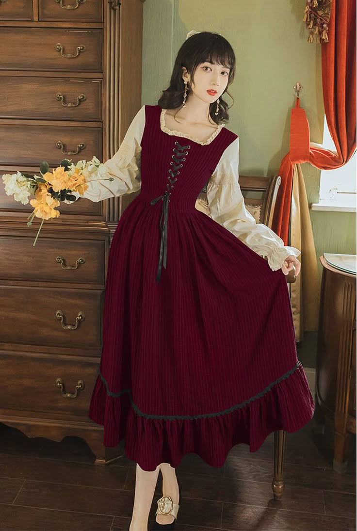 European Old Fashion, European Vintage Dress, Vintage European Aesthetic Fashion, European Vintage Fashion, Fantasy Maiden Dress, Old European Fashion, Old Style Dresses, European Dresses, Maiden Dress