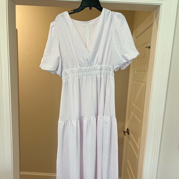 Never Worn - Bought For Engagement Pictures Did Not Wear Elegant Amazon Dresses For Vacation, Chic Amazon Midi Dress For Vacation, Spring Vacation Maxi Dress By Amazon, White Amazon Dresses For Vacation, Spring Vacation Maxi Dress From Amazon, Amazon White Vacation Dress, White Vacation Dresses By Amazon, Amazon White Beach Dress, White Amazon Beach Dress