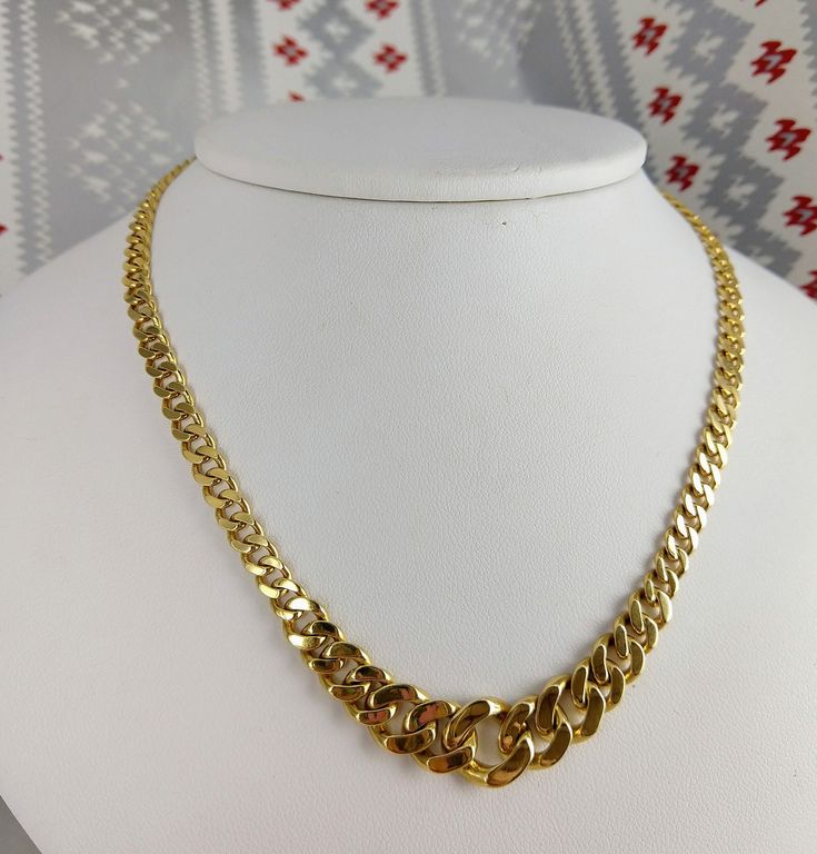 Vintage 18k yellow gold Graduated curb link Collar/Bib necklace, 15" Heavy and gorgeous! Fits close to the neck along the collarbone. Classic, timeless style.  Stamped "750" (18k) Weighs 29.9 grams! Fastens with a tongue slide, with safety latch Please do not hesitate to message us with any questions! Free (insured) domestic shipping Thanks for your interest! Luxury Yellow Gold Necklace With Curb Chain, Luxury Yellow Gold Curb Chain Necklace, Elegant Yellow Gold Cuban Link Necklace With Curb Chain, Formal Yellow Gold Cuban Link Necklace Tarnish Resistant, Elegant Yellow Gold Cuban Link Necklace, 14k Yellow Gold Chunky Chain Necklaces, Yellow Gold Tarnish-resistant Cuban Link Necklace, Formal Gold Plated Curb Chain Necklace, Formal Gold-plated Curb Chain Necklace