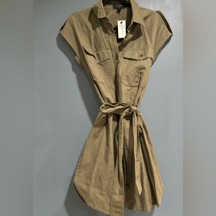 New Never Worn Banana Republic Olive Cargo Dress Casual Khaki Dresses With Pockets, Casual Khaki Dress For Vacation, Casual Khaki Summer Dress, Khaki Beach Dresses With Pockets, Casual Khaki Beach Dress, Beach Dresses With Pockets In Khaki, Casual Khaki Midi Dress For Summer, Casual Khaki Cotton Dress, Khaki Sleeveless Dress With Pockets