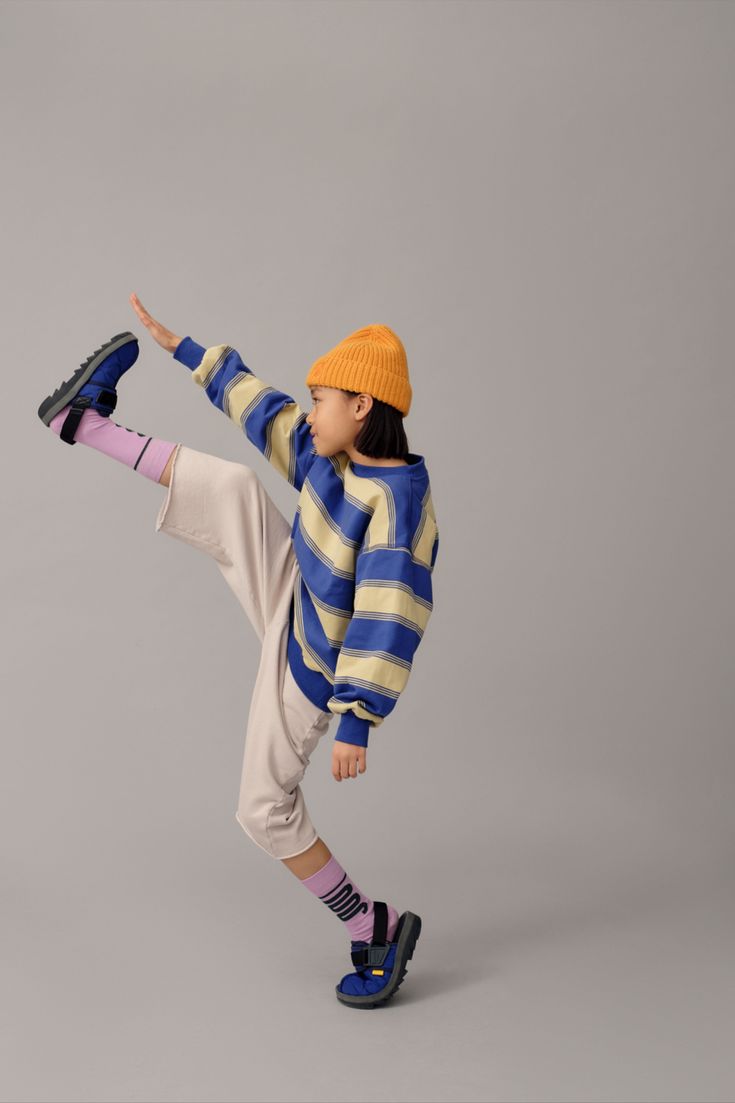 Beanie Fits, Kids Studio, Kid Fashion, 인물 드로잉, Kids Photoshoot, Striped Sweatshirts, Zara Kids, Organic Cotton Fabric, Sweat Pants