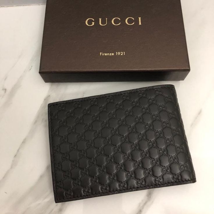 Gucci Designer Gucci Wallet With Logo Plaque, Luxury Gucci Wallets With Logo Plaque, Designer Formal Wallets With Embossed Logo, Gucci Designer Wallet For Formal Occasions, Gucci Luxury Formal Wallet, Wallet With Coin Pocket, Bifold Wallet Men, Web Detail, Bags Gucci