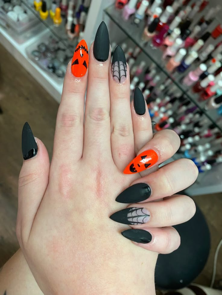 Black And Orange Pumpkin Nails, Almond October Nails, Jackolantern Nails, Orange And Black Halloween Nails, Black Nail Inspo, Getting Nails Done, Dirty Nails, Nails Hair Hips Heels, Halloween Nail Design